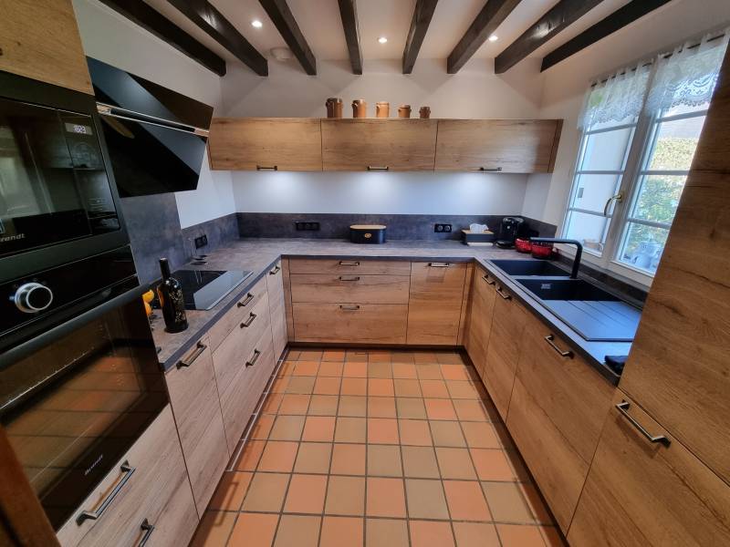 Ameublement d'une petite cuisine ouverte sur Goderville