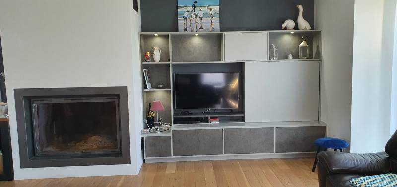 Pose d'un aménagement TV sur mesure à Bréauté