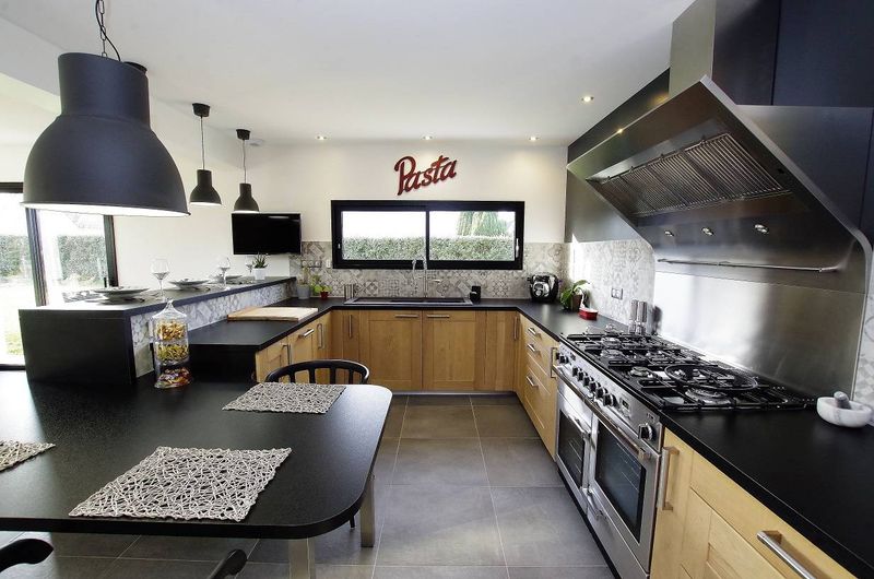 Cuisine en Bois Massif à Fecamp