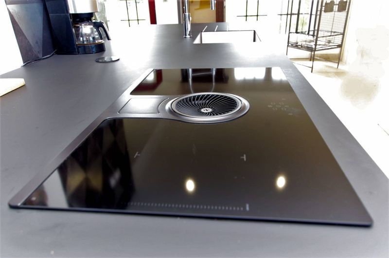 Hotte intégrée Elica Nikolas Tesla