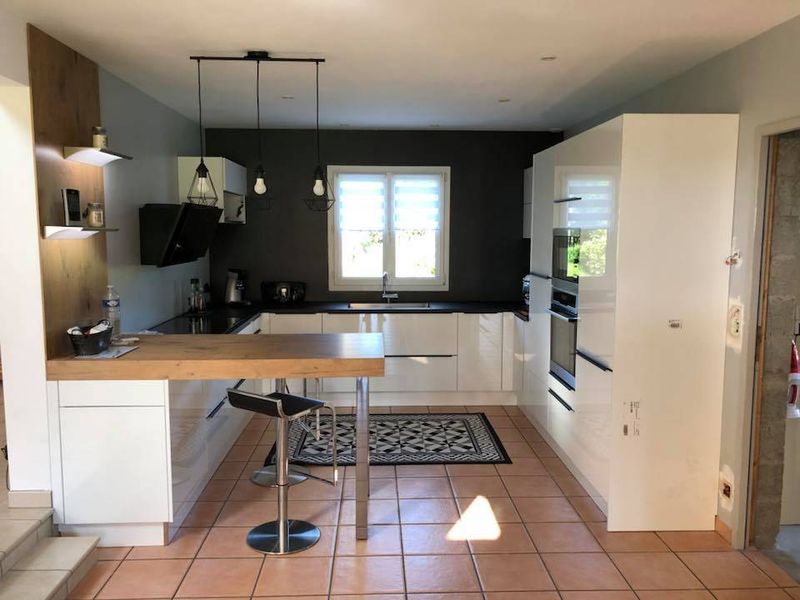 cuisine laquée blanche et bois sur le havre