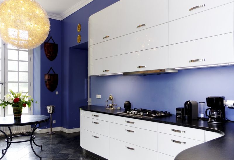 Installation d'une cuisine contemporaine Blanche arrondie proche Gonfreville L'Orcher