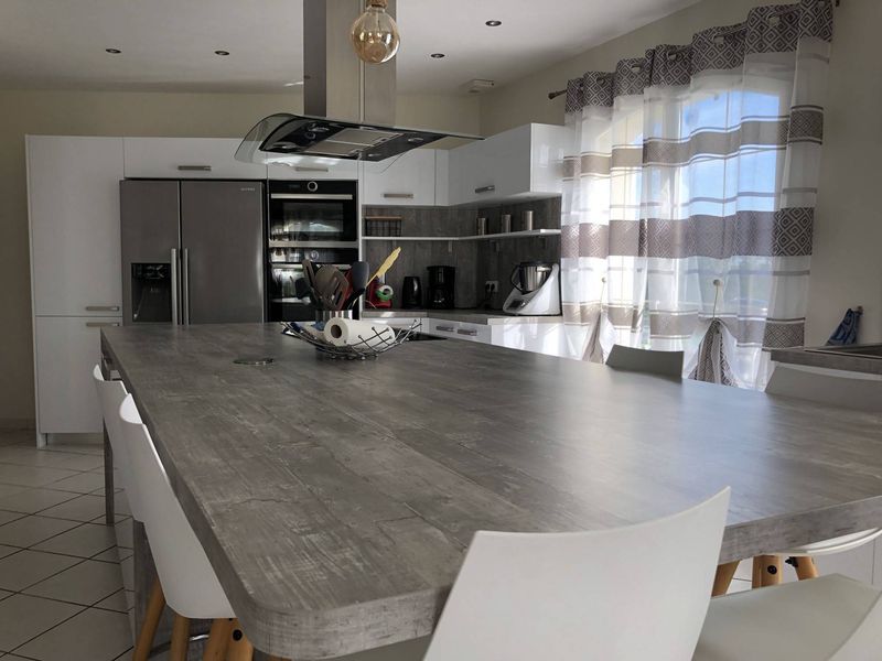 Cuisine Blanc Brillant avec ilot sur le Havre