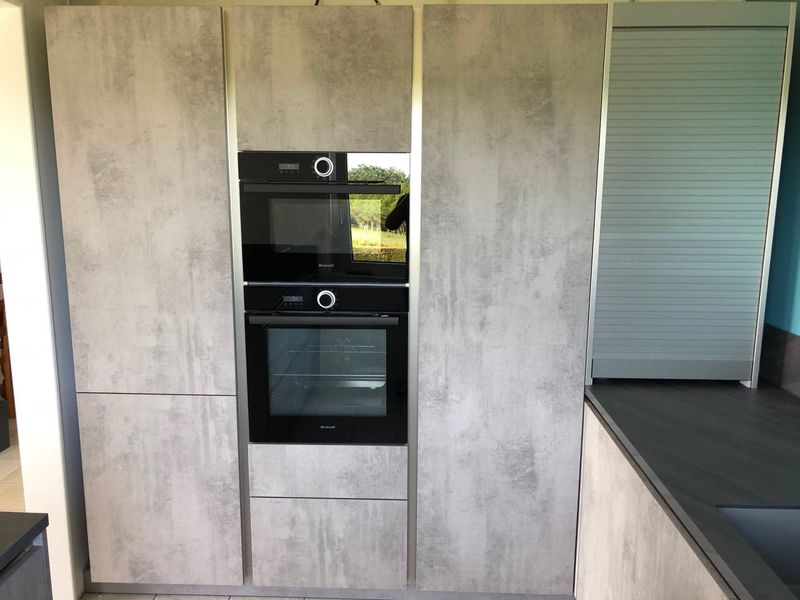 Cuisine sans poignée avec facade beton a cany barville