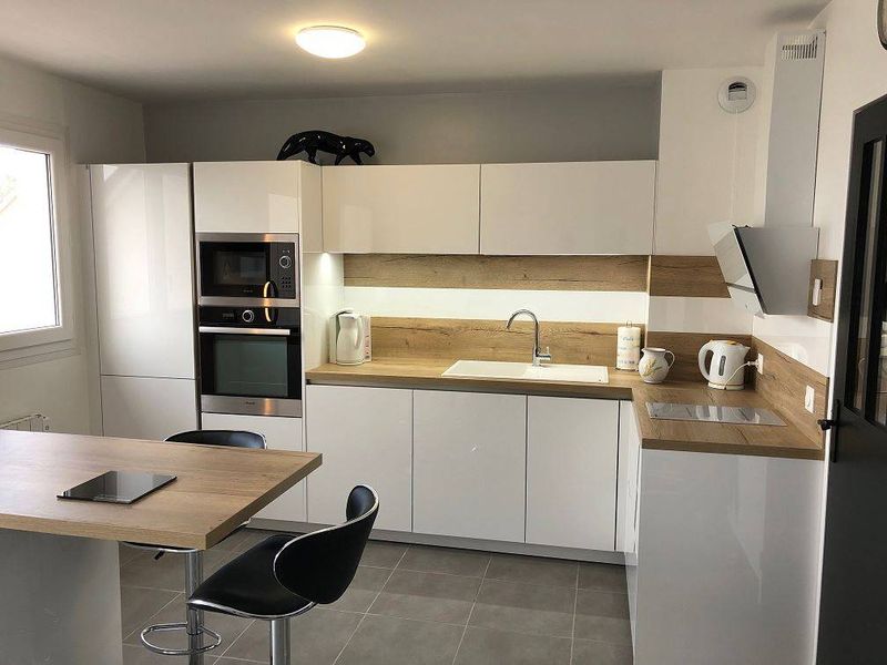 credence originale cuisine sans poignée blanche