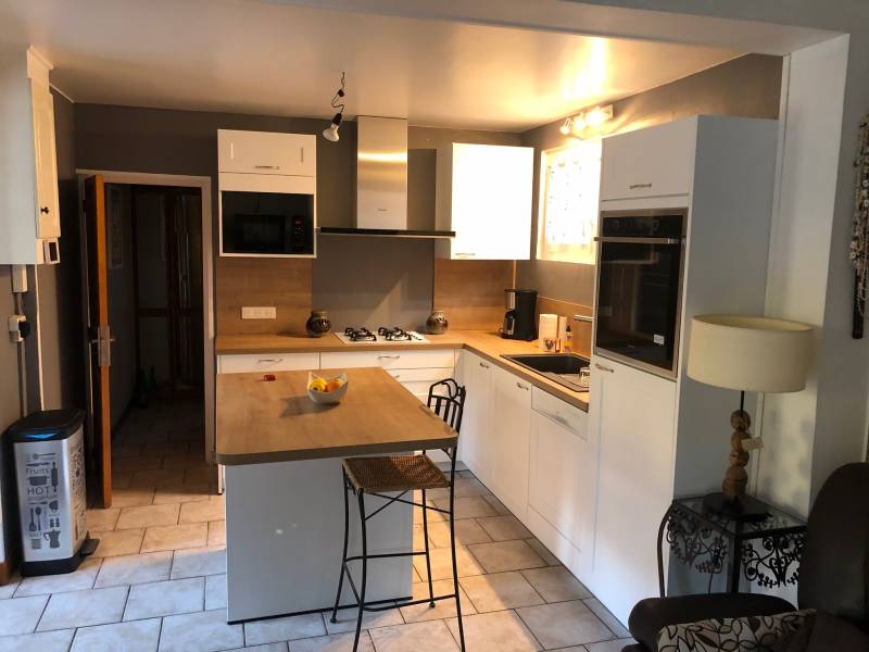 Réalisation d'une cuisine laquée mat à cadre à Yport