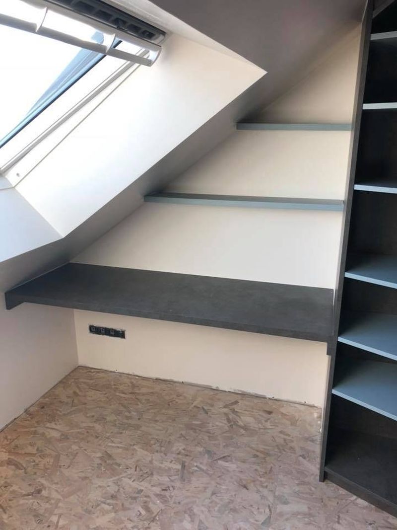 Pose d'une dressing sous pente avec bureau sur octeville