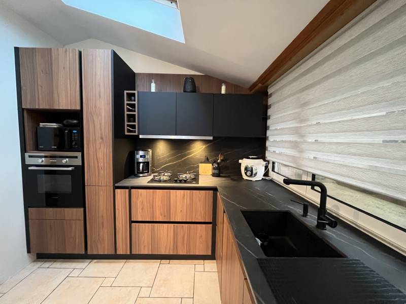 Conception d'une cuisine sans poignée Noir et noyer sur le Havre