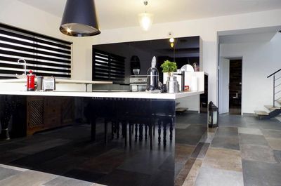 pose d'une cuisine moderne et brillante proche yvetot